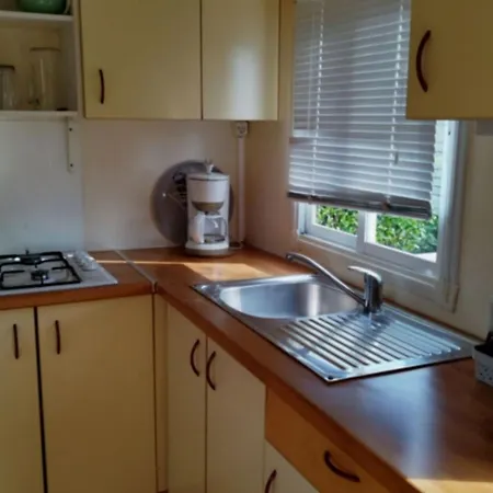 Camping Mobil-home Confortable - 4 Pers. - Api-1-52-2046 *